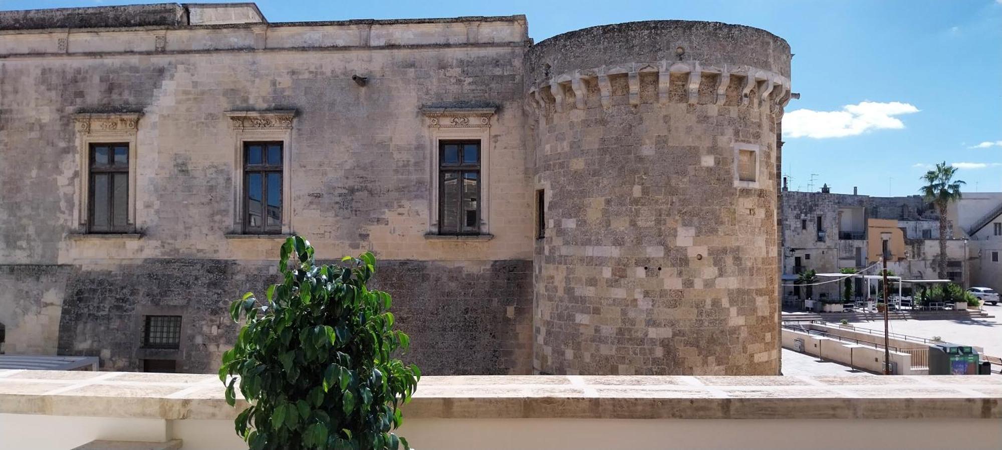 Casa Vacanze Fronte Castello Martano Buitenkant foto